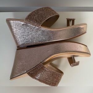 Patrizia by Spring Step wedge sandal Kashi Gold size 39 or 8.5 Never been used.